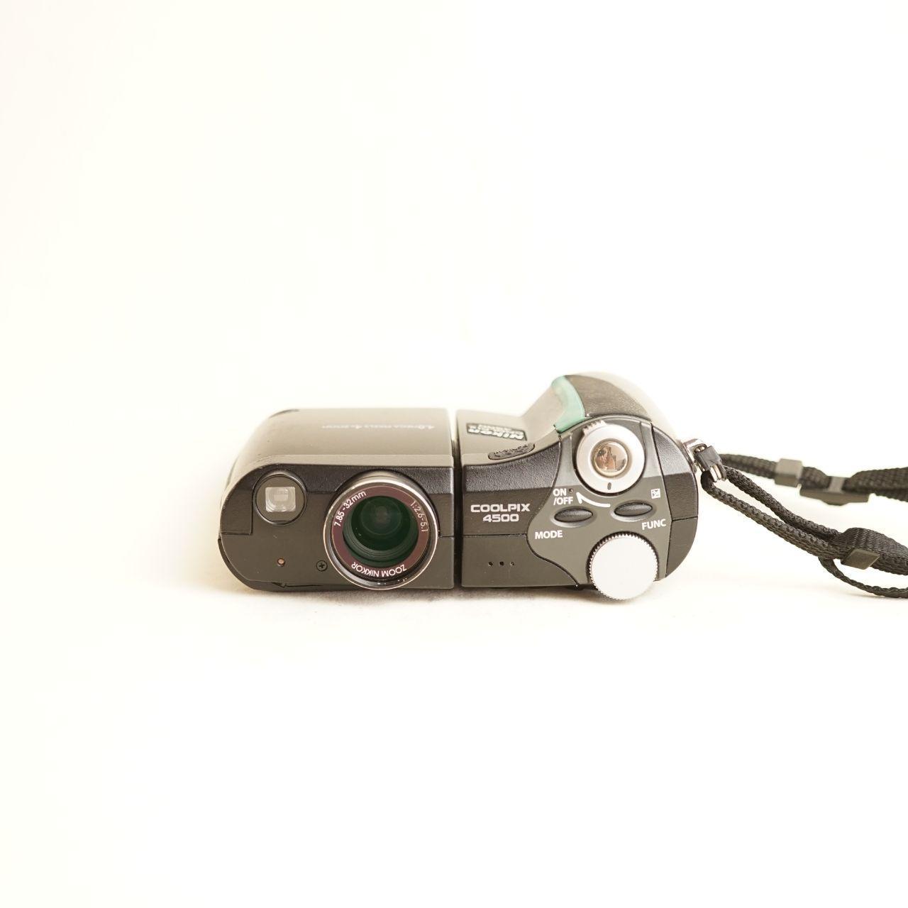 Nikon Coolpix 4500 Digital Camera | 4.0MP | Read Description | Black