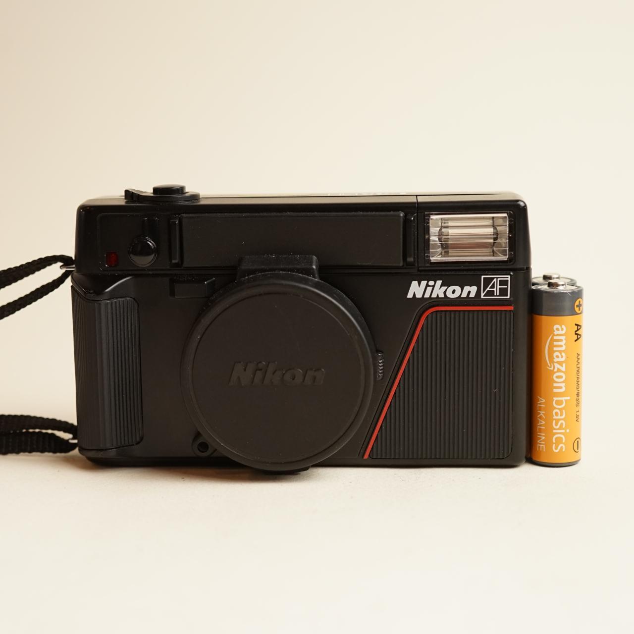 Nikon L35AF Film Camera (400 iso Version) | 35mm Point & Shoot | Tested & Working | Black