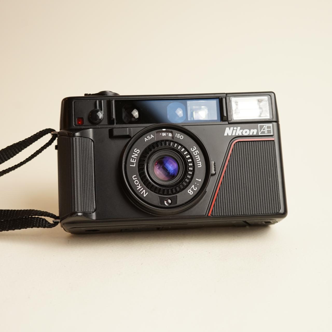 Nikon L35AF Film Camera (400 iso Version) | 35mm Point & Shoot | Tested & Working | Black