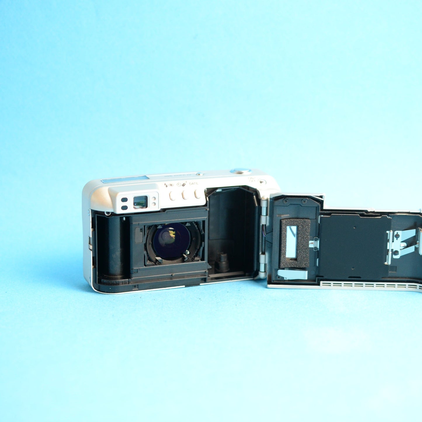 Minolta Freedom Zoom 140 Date Film Camera | 35mm Point & Shoot | Tested & Working | Silver