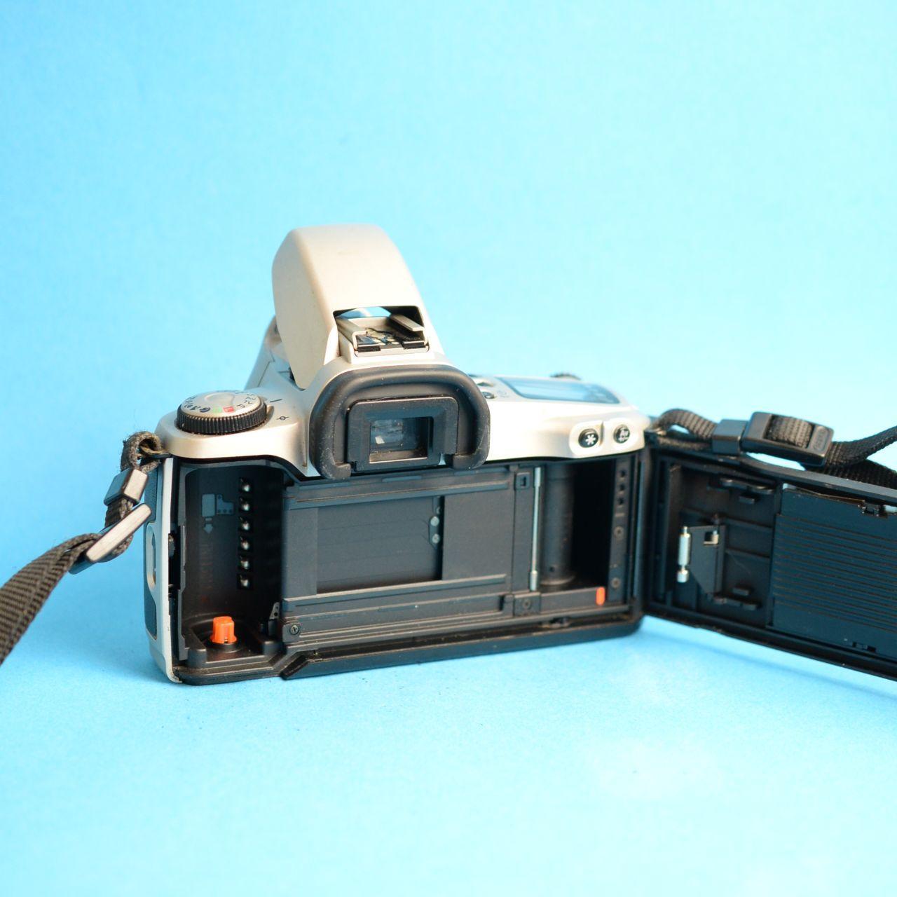 Canon EOS 500 Film Camera | 35mm SLR | Tested & Working | Silver & Black