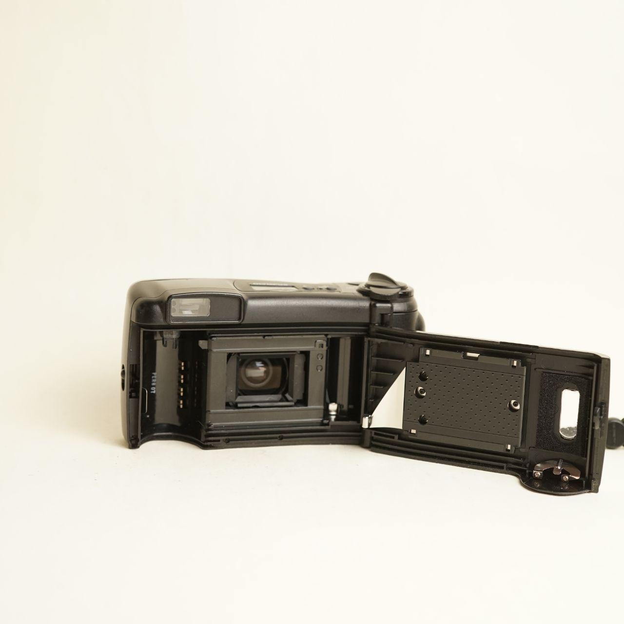 Olympus Infinity Accura Zoom 80 Film Camera | 35mm Point & Shoot | Tested & Working | Black