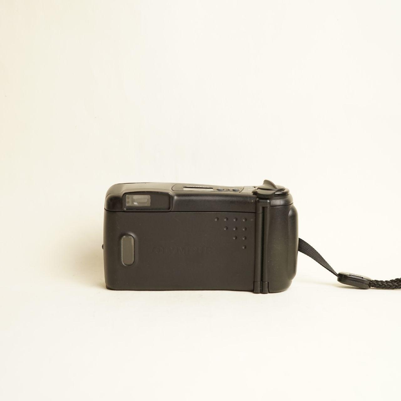 Olympus Infinity Accura Zoom 80 Film Camera | 35mm Point & Shoot | Tested & Working | Black