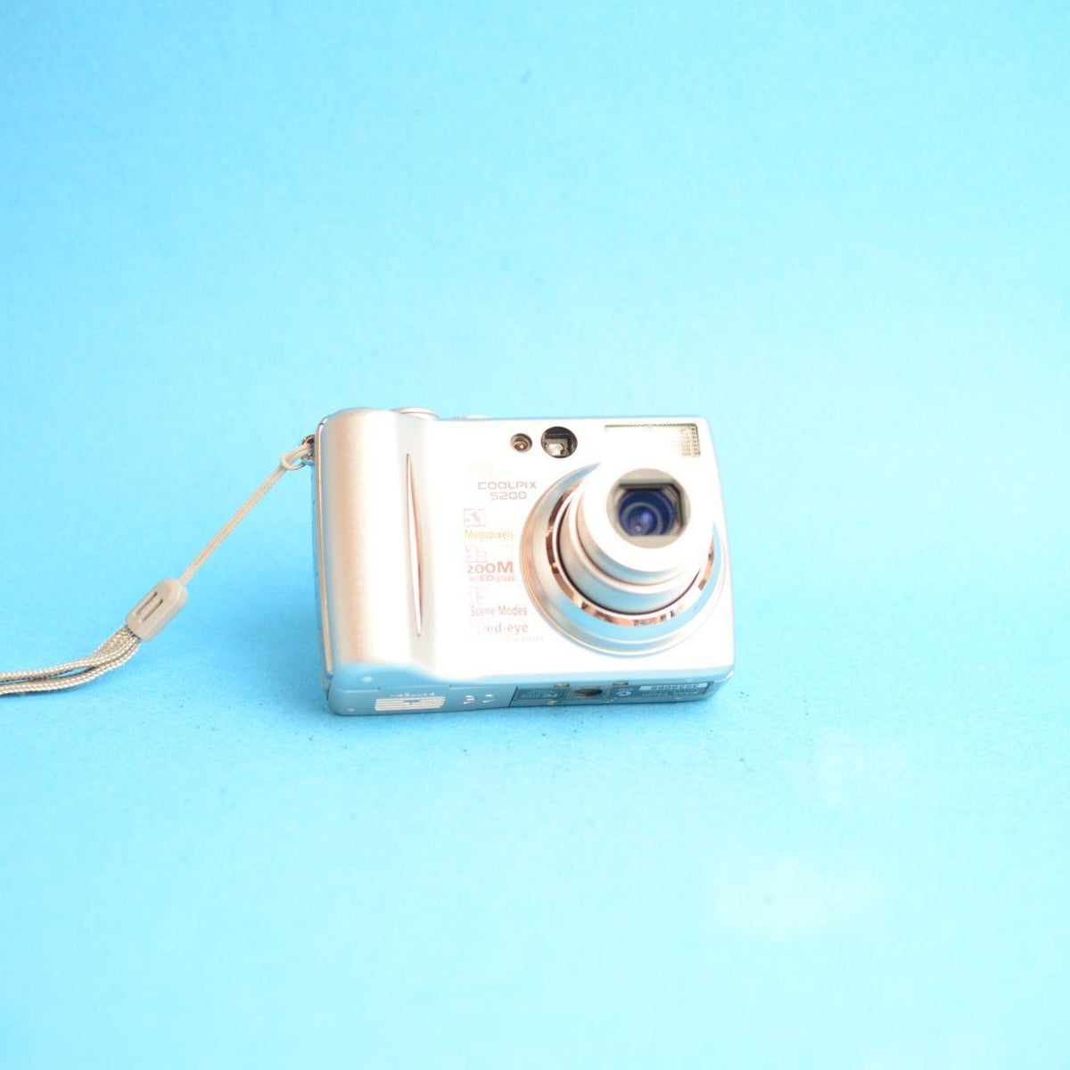 Nikon Coolpix 5200 Digital Camera | 5.1MP | Tested & Working | Silver