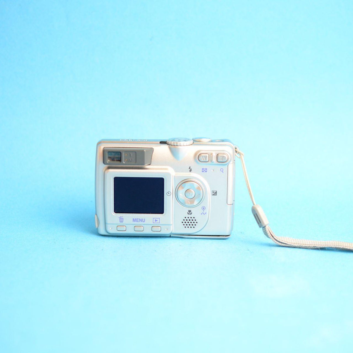 Nikon Coolpix 5200 Digital Camera | 5.1MP | Tested & Working | Silver