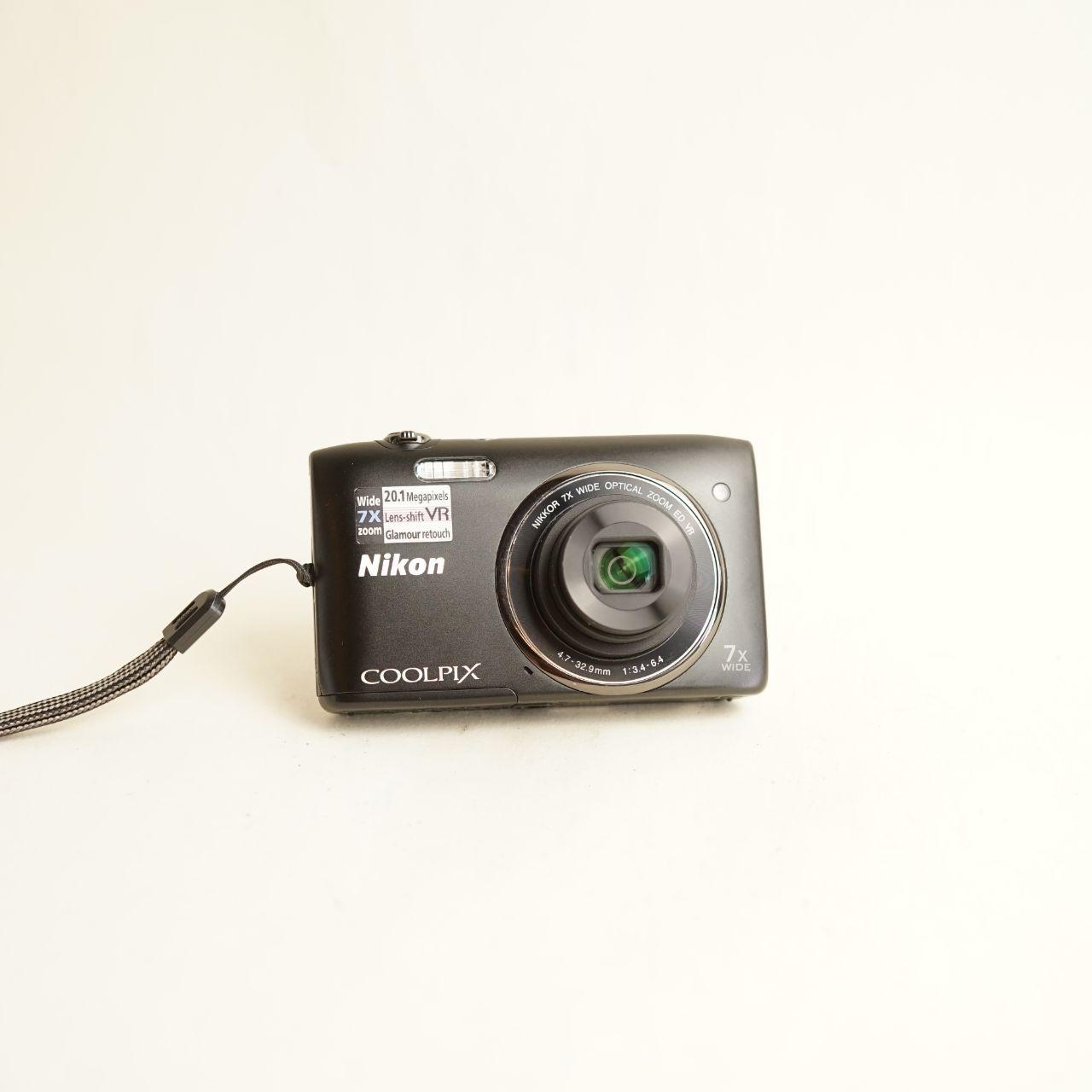 Nikon Coolpix S3500 Digital Camera | 20.1MP | Tested & Working | Black