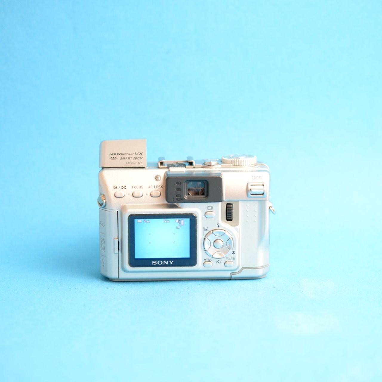 Sony Cyber-shot DSC-V1 Digital Camera | 5.0MP | Tested & Working | Silver