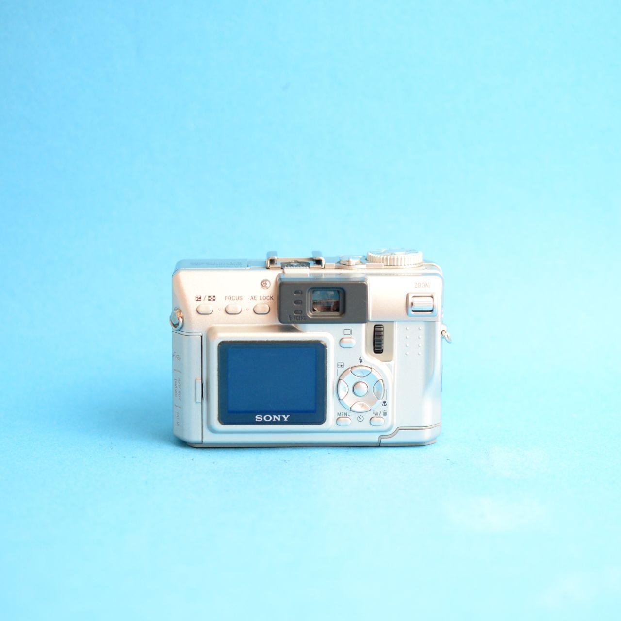 Sony Cyber-shot DSC-V1 Digital Camera | 5.0MP | Tested & Working | Silver