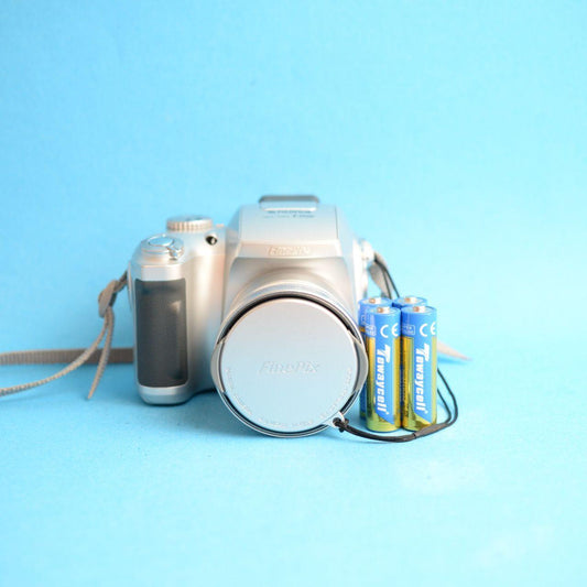 Fujifilm FinePix S3100 Digital Camera | 4.0MP | Tested & Working | Silver