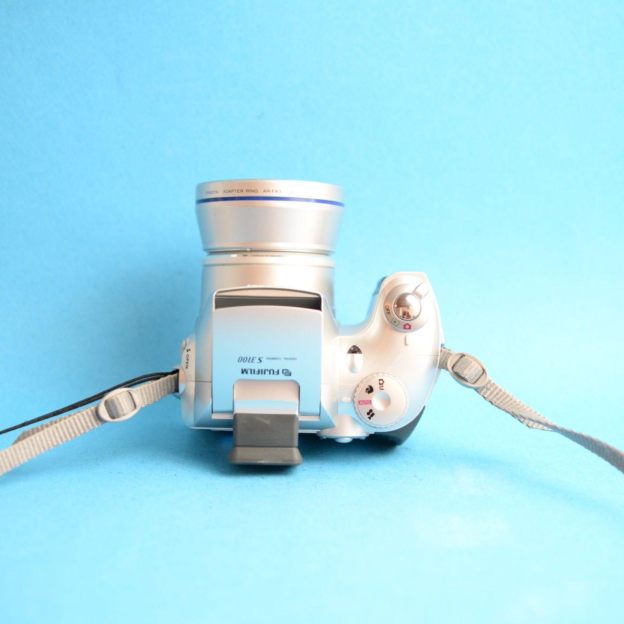 Fujifilm FinePix S3100 Digital Camera | 4.0MP | Tested & Working | Silver