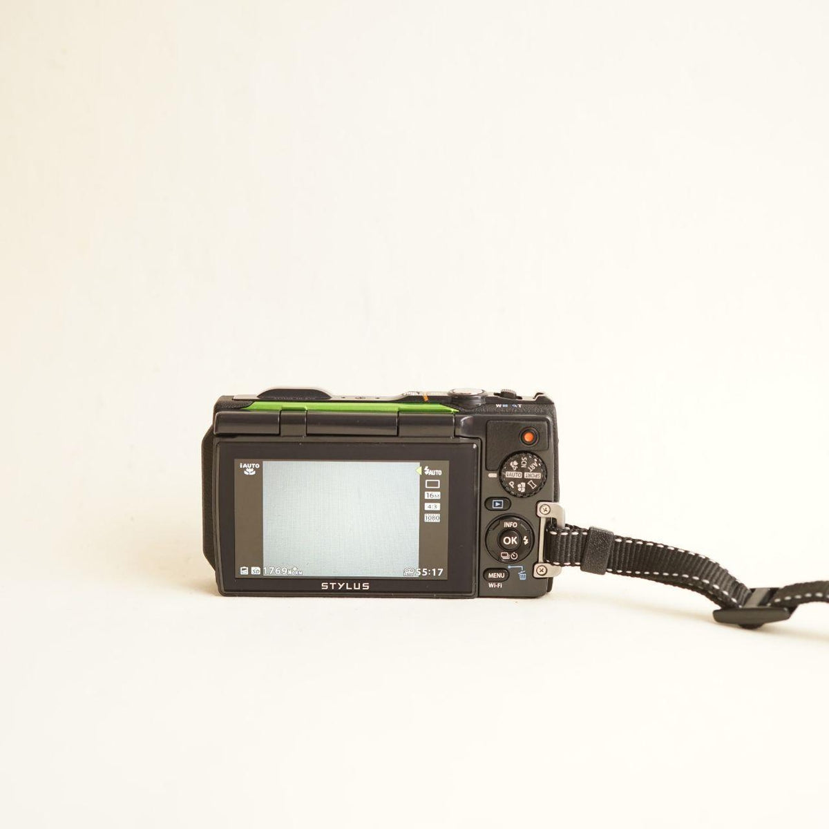 Olympus Stylus TG-870 Digital Camera | 16MP | Tested & Working | Black & Green