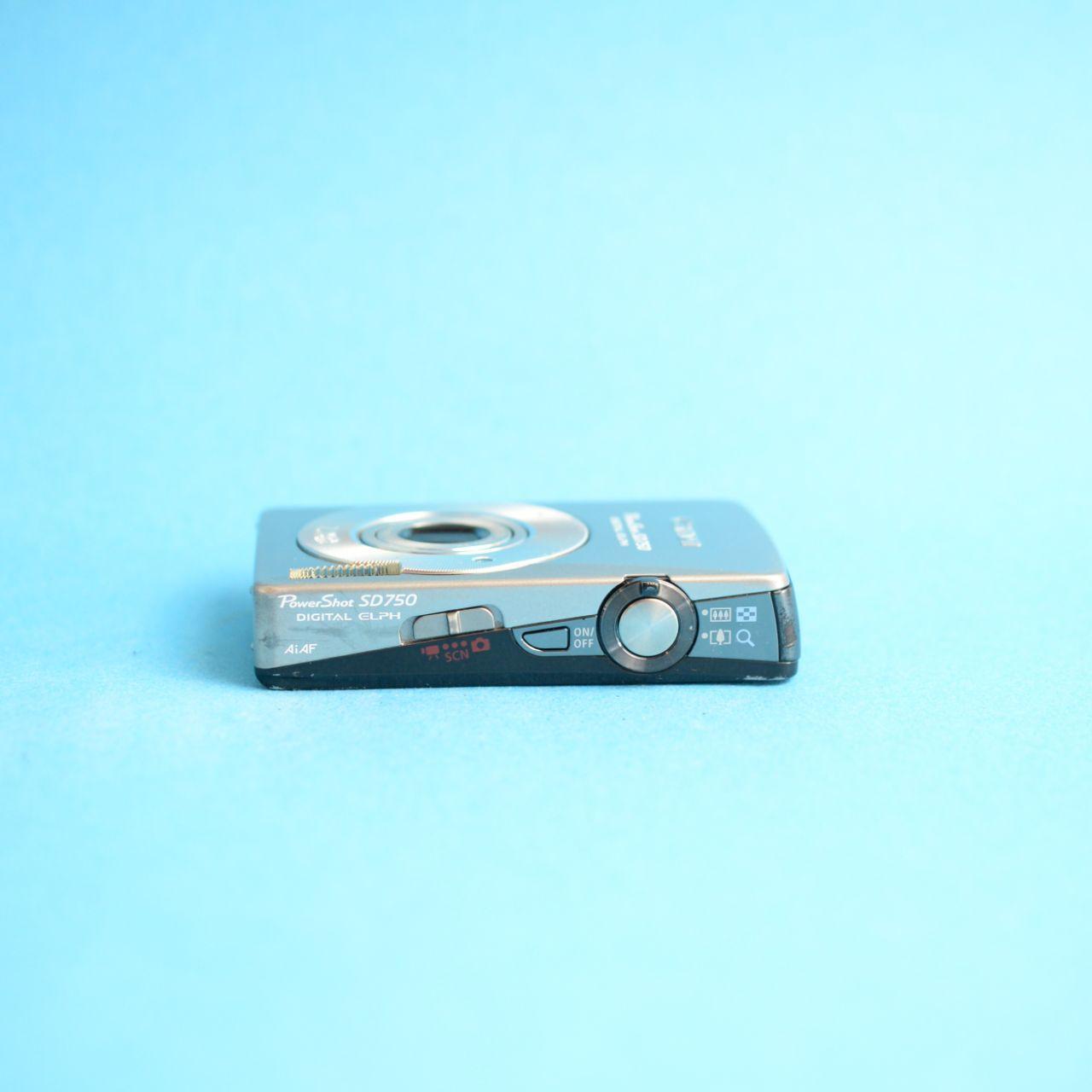 Canon PowerShot SD750 Digital Camera | 7.1MP | Tested & Working | Silver