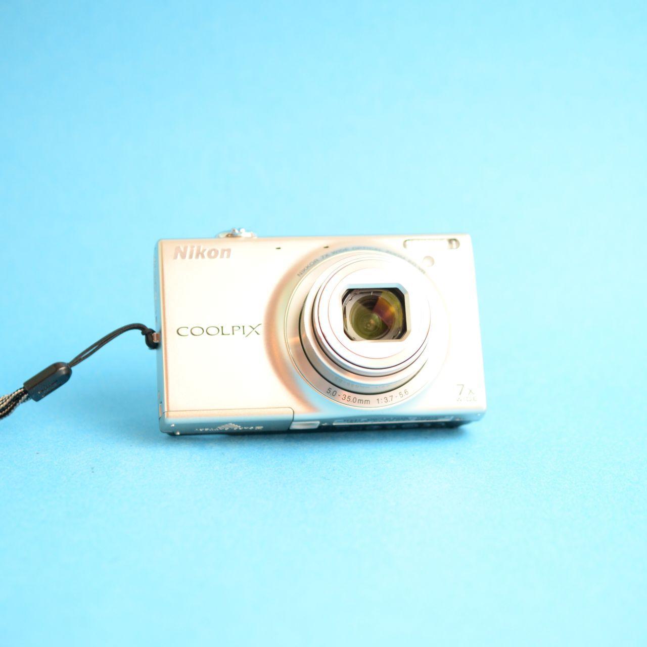 Nikon Coolpix S6100 Digital Camera | 16.0MP | Read Description | Silver