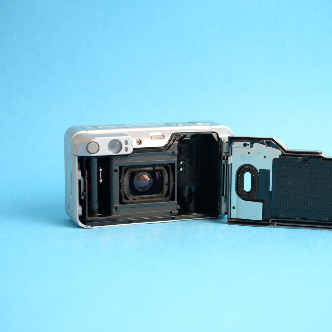 Canon Sure Shot 130u Film Camera | 35mm Point & Shoot | Read Description | Silver