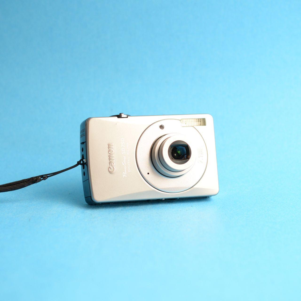 Canon PowerShot SD750 Digital Camera | 7.1MP | Tested & Working | Silver
