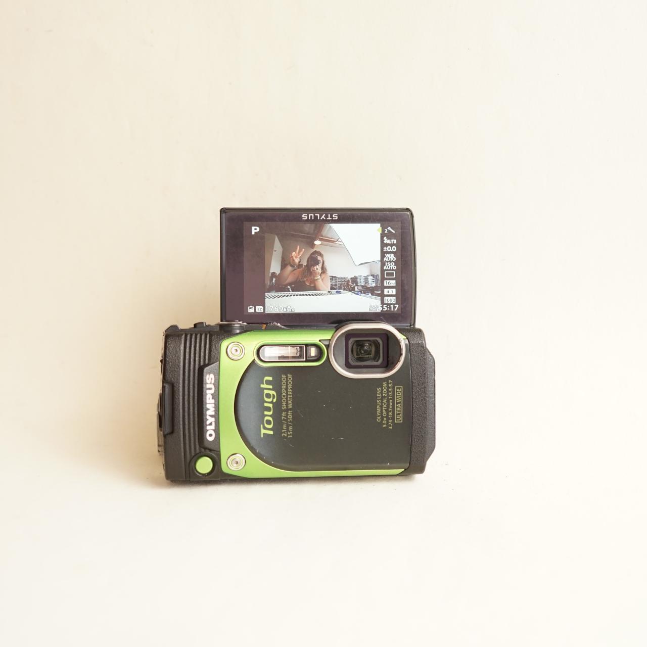 Olympus Stylus TG-870 Digital Camera | 16MP | Read Description | Black & Green