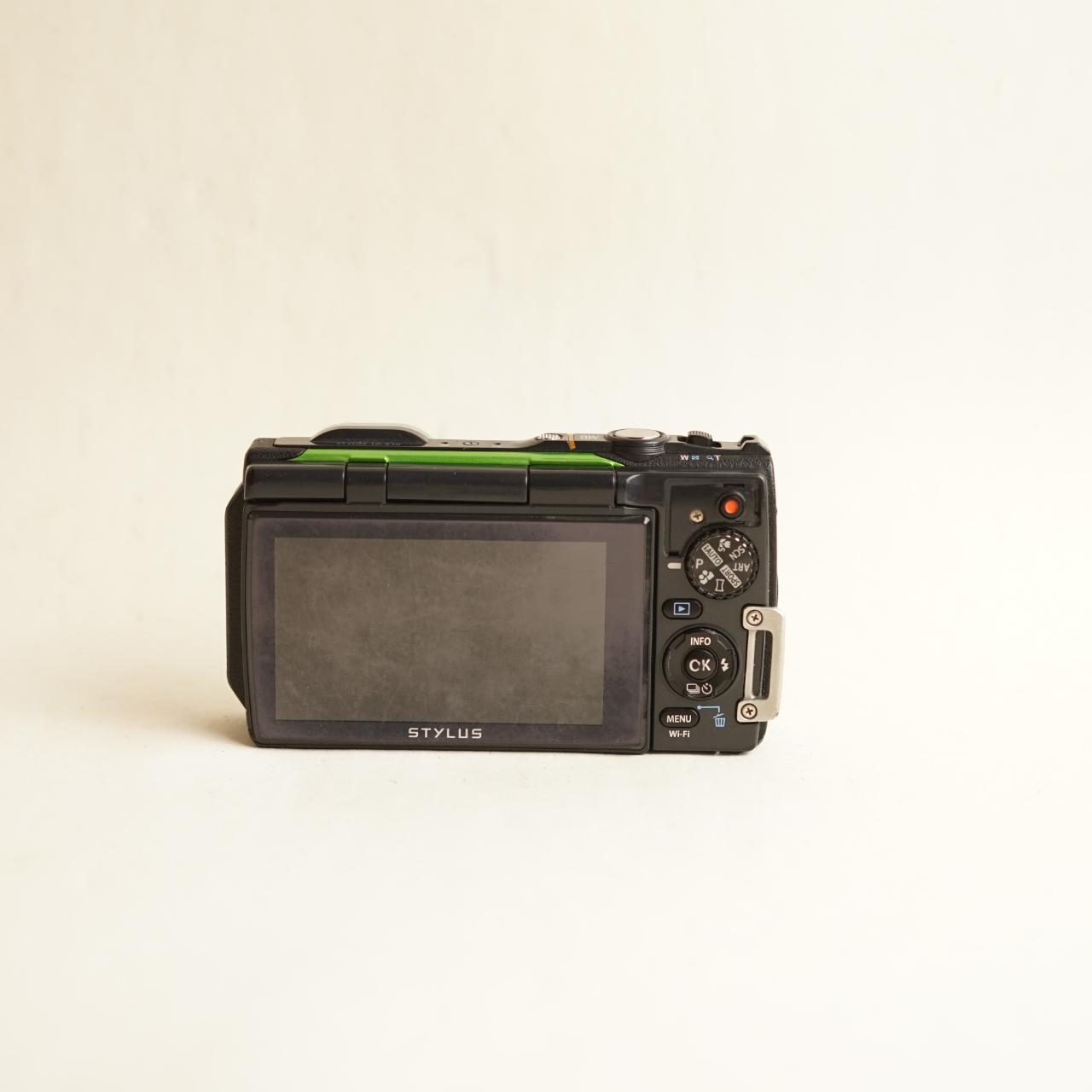 Olympus Stylus TG-870 Digital Camera | 16MP | Read Description | Black & Green