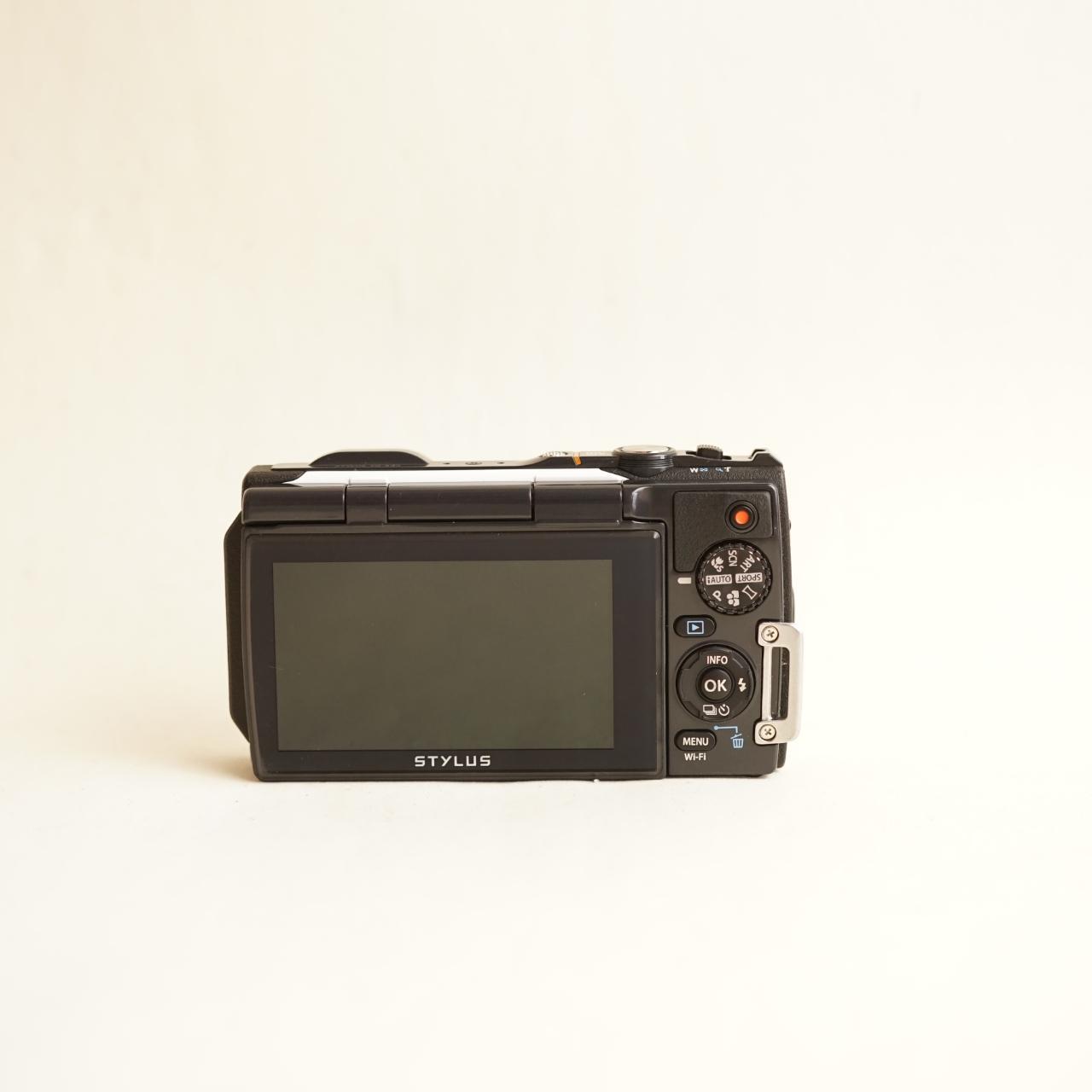 Olympus Stylus TG-860 Digital Camera | 16MP | Tested & Working | White & Black