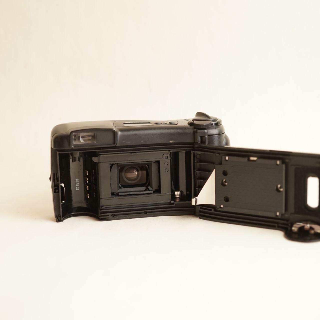 Olympus Infinity Accura Zoom 80 Film Camera | 35mm Point & Shoot | Read Description | Black