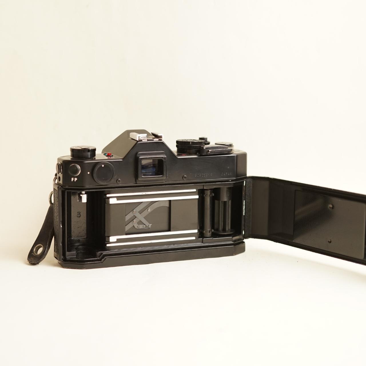 Yashica TL Electro-X Film Camera + Yashica DS-M 50mm f/1.4 Lens | Read Description | Black