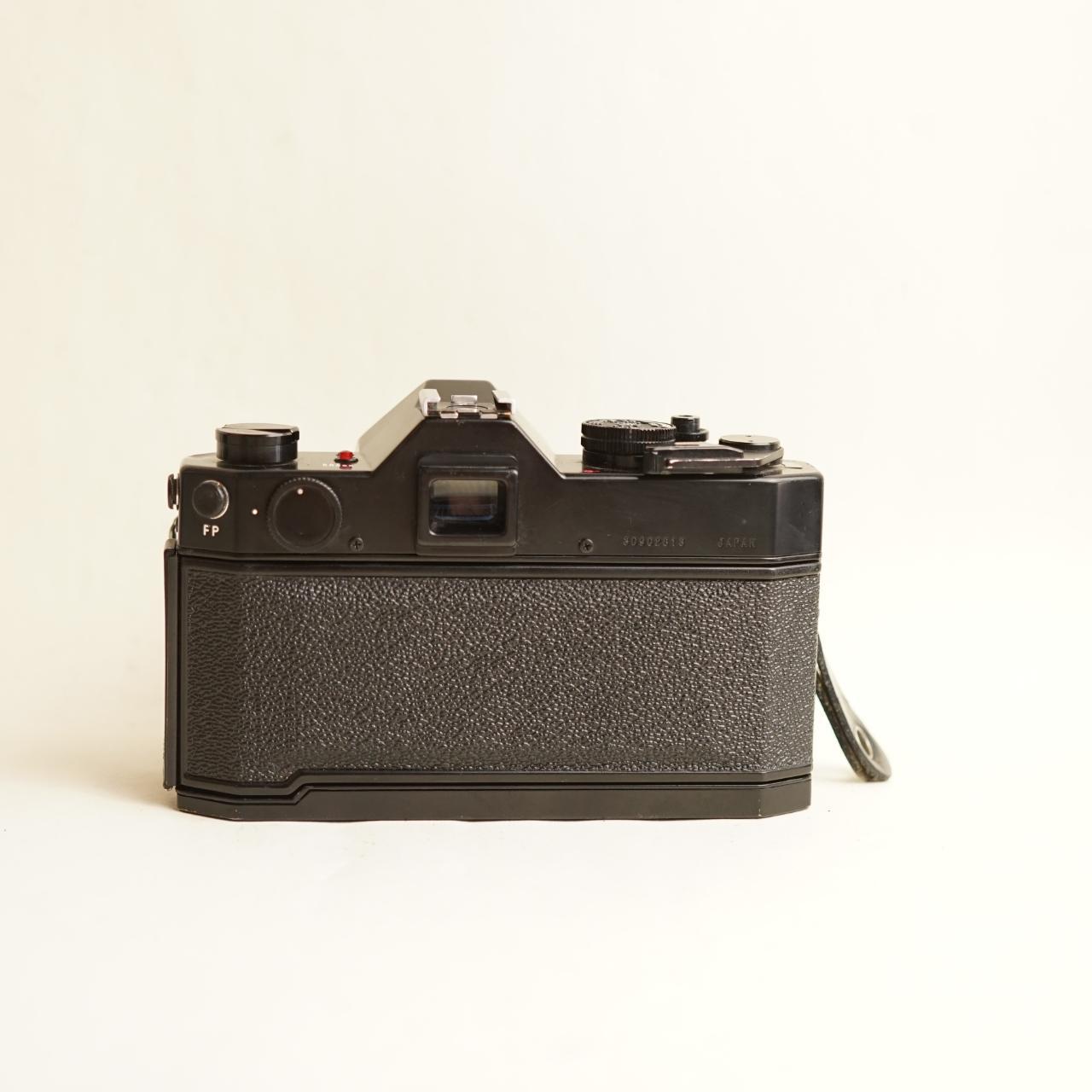 Yashica TL Electro-X Film Camera + Yashica DS-M 50mm f/1.4 Lens | Read Description | Black