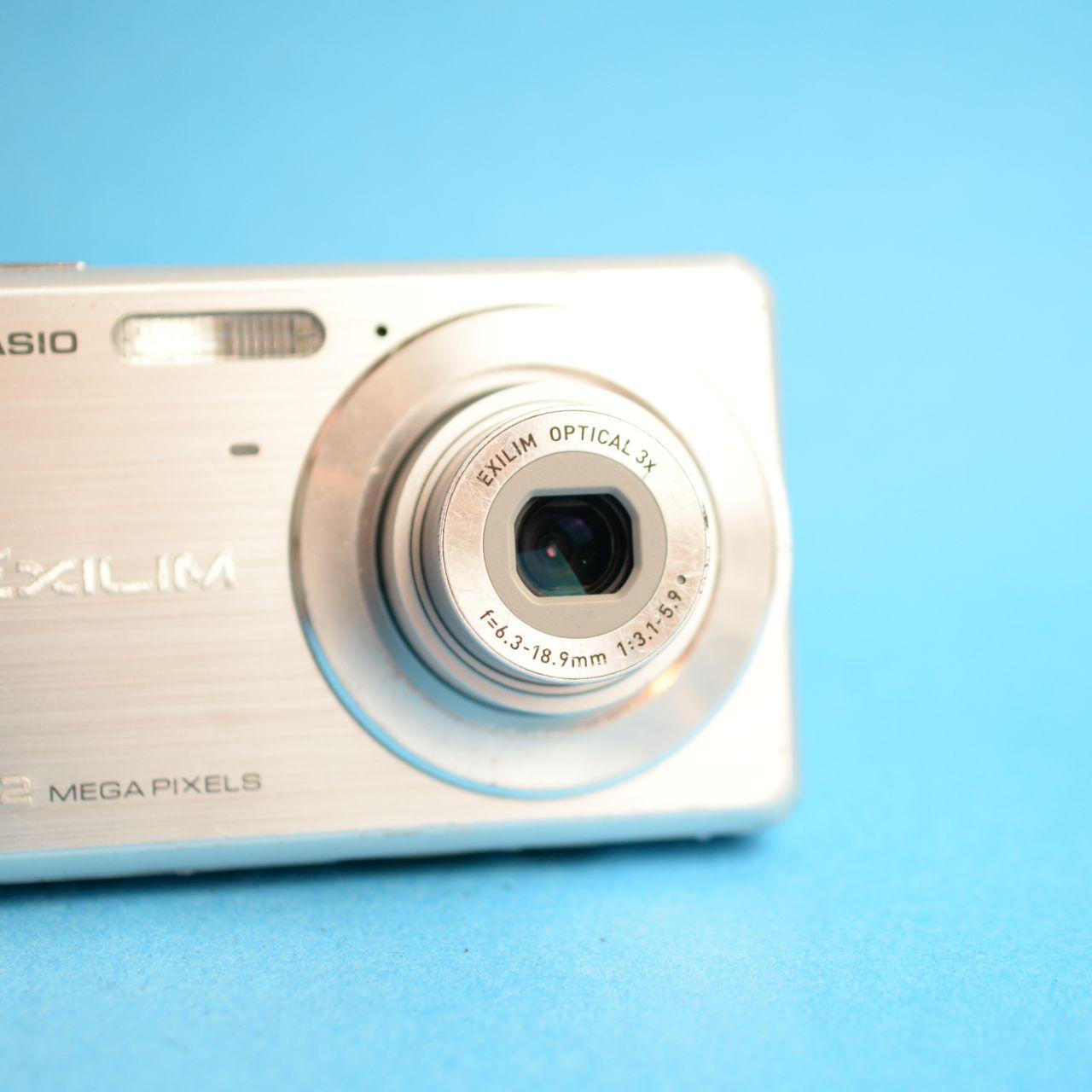 Casio Exilim EX-Z77 Digital Camera | 7.2MP | Tested & Working | Silver