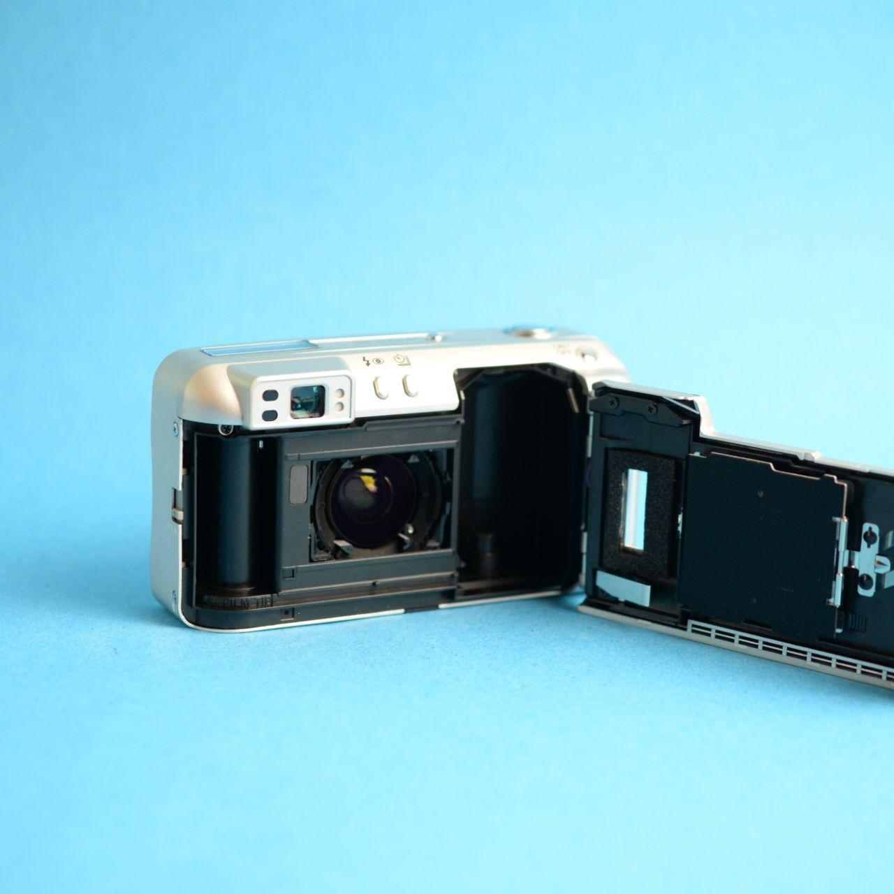 Minolta Riva Zoom 160 Film Camera | 35mm Point & Shoot | Tested & Working | Gold