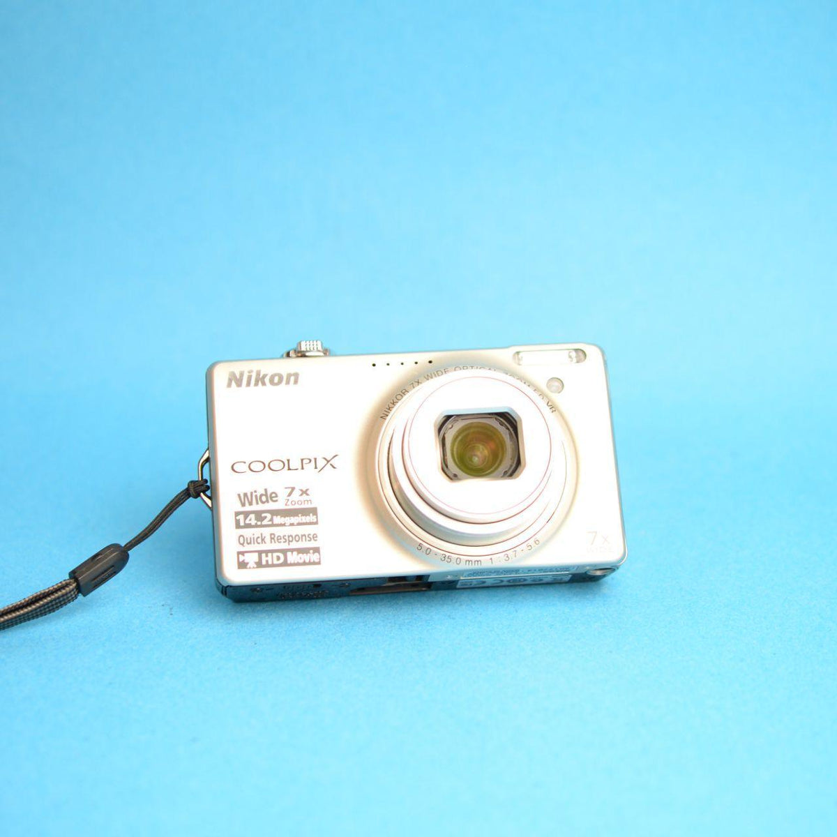 Nikon Coolpix S6000 Digital Camera | 7x Zoom | Read Description | White