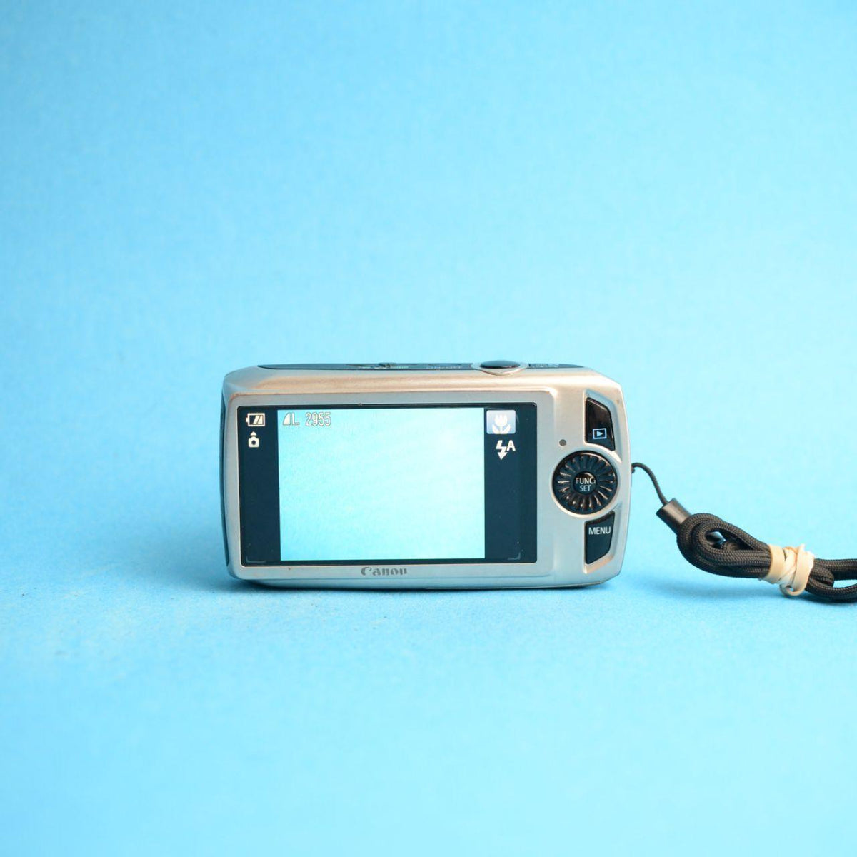 Canon PowerShot SD4000 IS Digital Camera | 10MP | Tested & Working | Silver