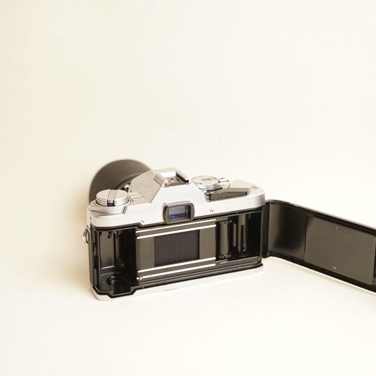 Olympus OM-F Film Camera + Olympus 35-105mm f/3.5-4.5 Lens | 35mm SLR | Tested & Working | Silver & Black