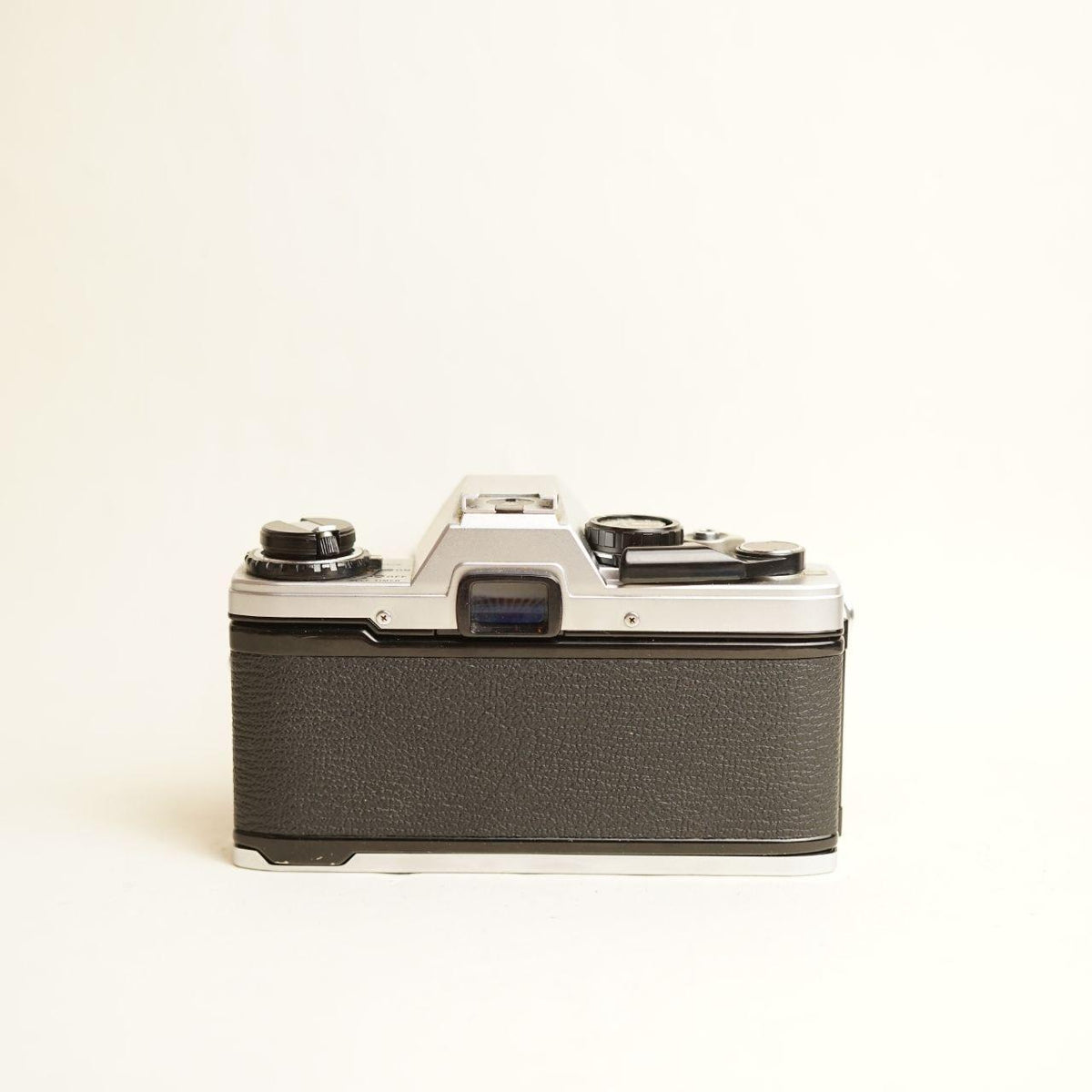 Olympus OM10 35mm Film Camera | Tokina AT-X 28-85mm f/3.5-4.5 Lens | B Condition
