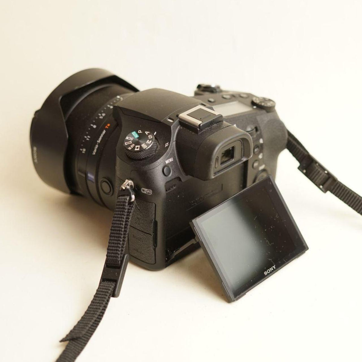 Sony Cyber-shot DSC-RX10 III Digital Camera | 20.1MP | Tested & Working | Black