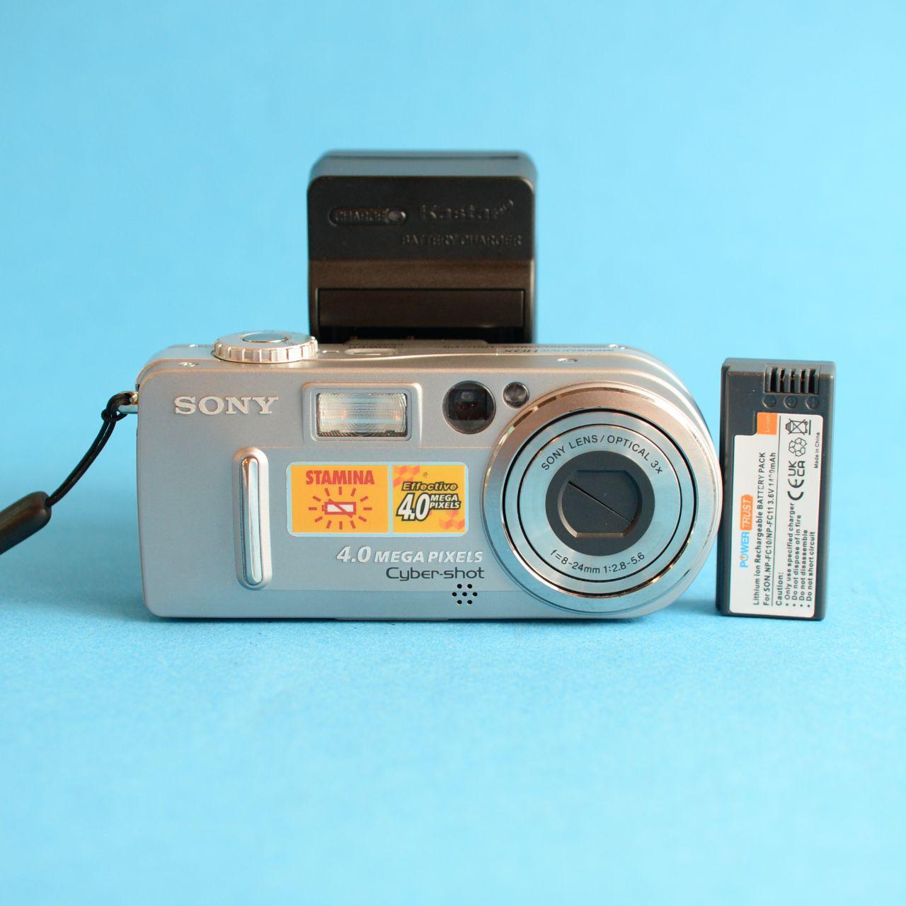 Sony Cyber-shot DSC-P9 Digital Camera | 4.0MP | Tested & Working | Silver
