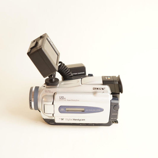 Sony Handycam DCR-TRV18 | Tapeless Setup | Tested & Working | Silver