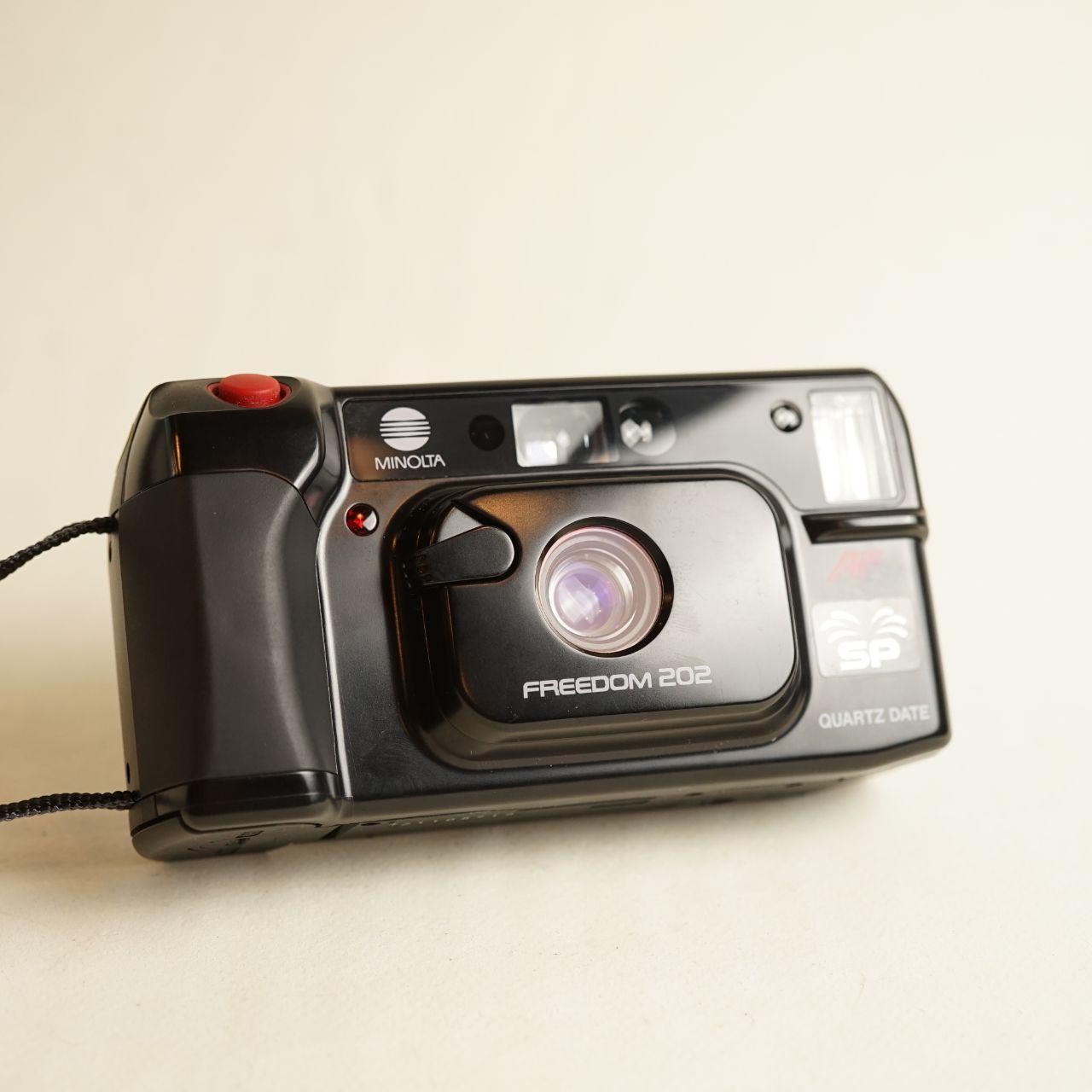 Minolta Freedom 202 Film Camera | 35mm Point & Shoot | Tested & Working | Black