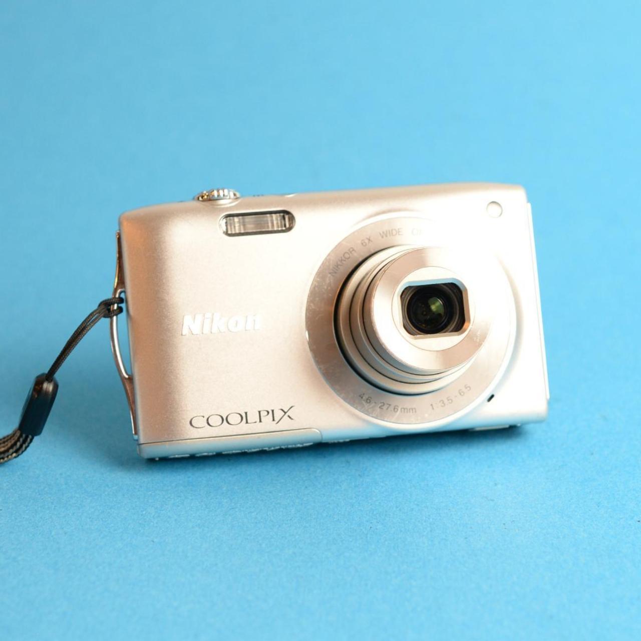 Nikon Coolpix S3200 Digital Camera | 16MP | Tested & Working | Silver