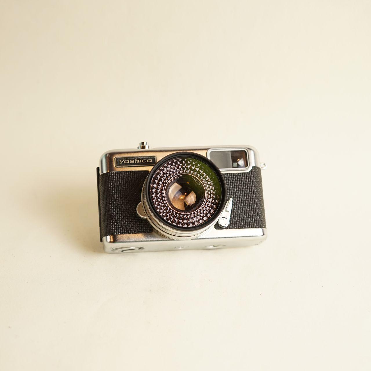 Yashica Half 17 Film Camera | 35mm Point & Shoot | Tested & Working | Silver & Black