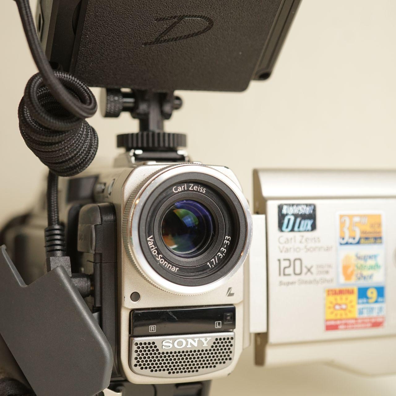 Sony Handycam DCR-TRV8 Camcorder with Tapeless Setup | Read Description | Silver