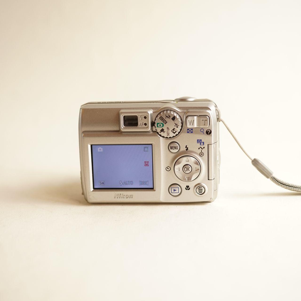 Nikon Coolpix 5600 Digital Camera | 5.1MP | Tested & Working | Silver