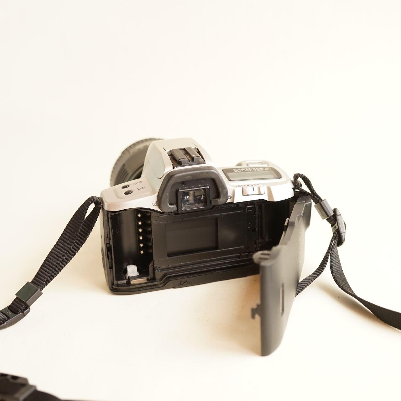 Minolta Maxxum QTsi Film Camera | 35mm SLR | Tested & Working | Black