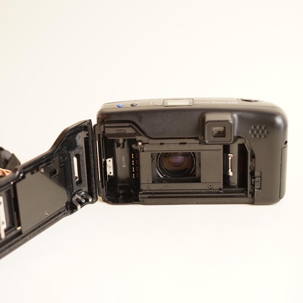 Olympus Infinity Zoom 210 Film Camera | 35mm Point & Shoot | Tested & Working | Black