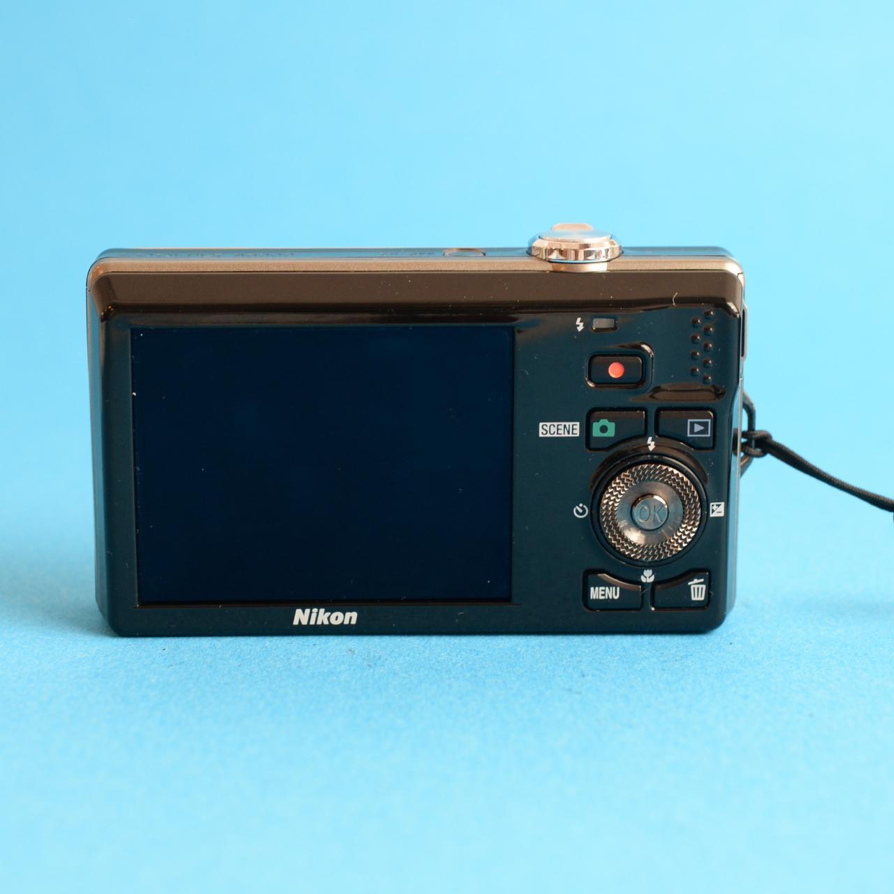 Nikon Coolpix S6000 Digital Camera | 14MP | Tested & Working | Silver