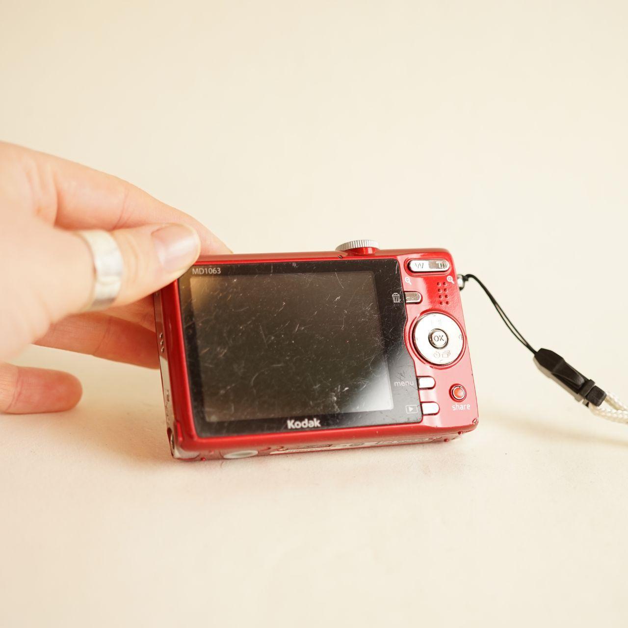 Kodak EasyShare MD1063 Digital Camera | 10.3MP | Read Description | Red