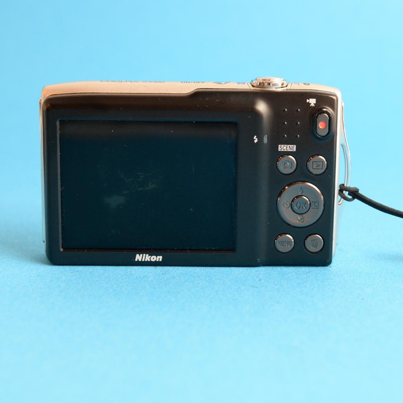 Nikon Coolpix S3300 Digital Camera | 16MP | Tested & Working | Silver