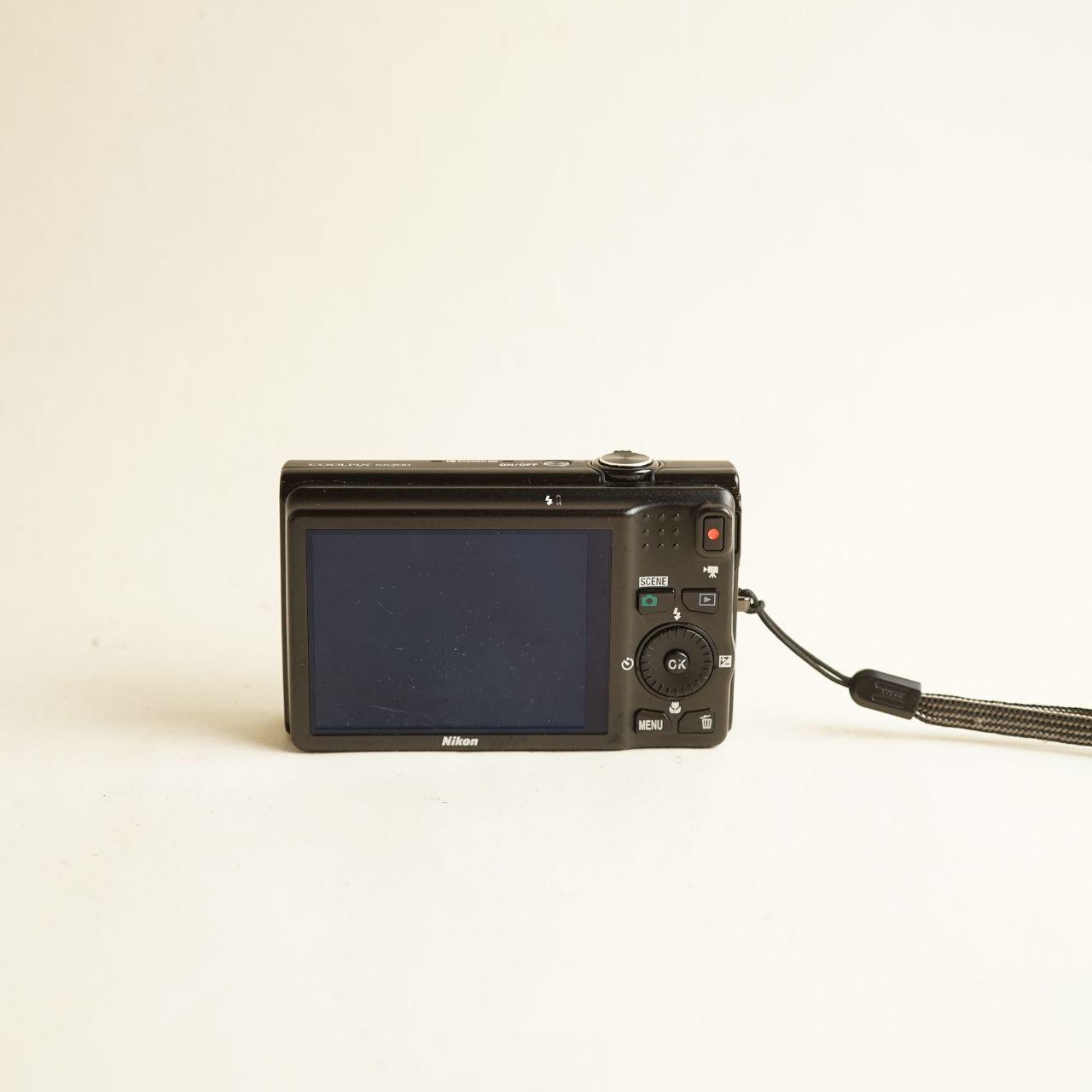 Nikon Coolpix S6200 Digital Camera | 16.0MP | Tested & Working | Black