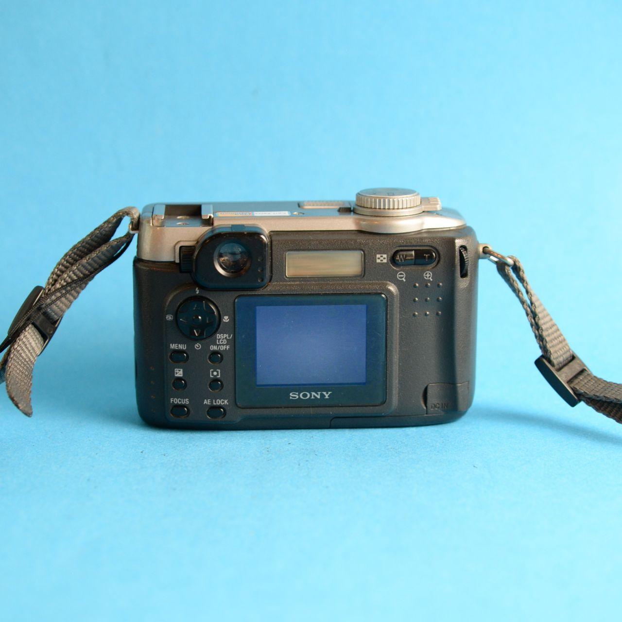 Sony Cyber-shot DSC-S75 Digital Camera | 3.3MP | Tested & Working | Silver