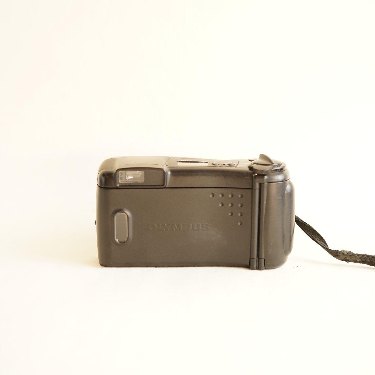 Olympus Infinity Accura Zoom 80 Film Camera | 35mm Point & Shoot | Tested & Working | Black