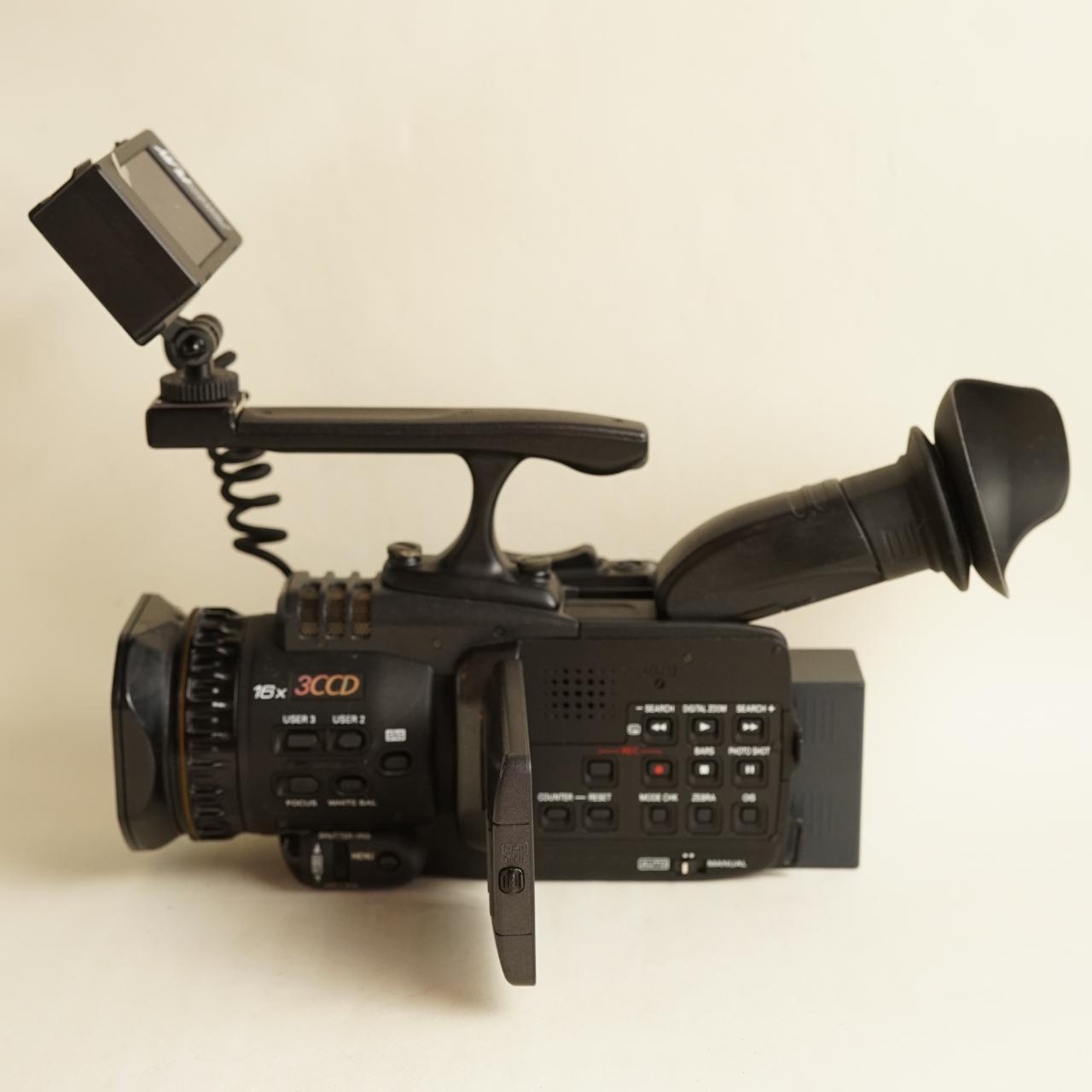 Panasonic AG-DVC30 Camcorder with Tapeless Setup | Professional MiniDV | Tested & Working | Black