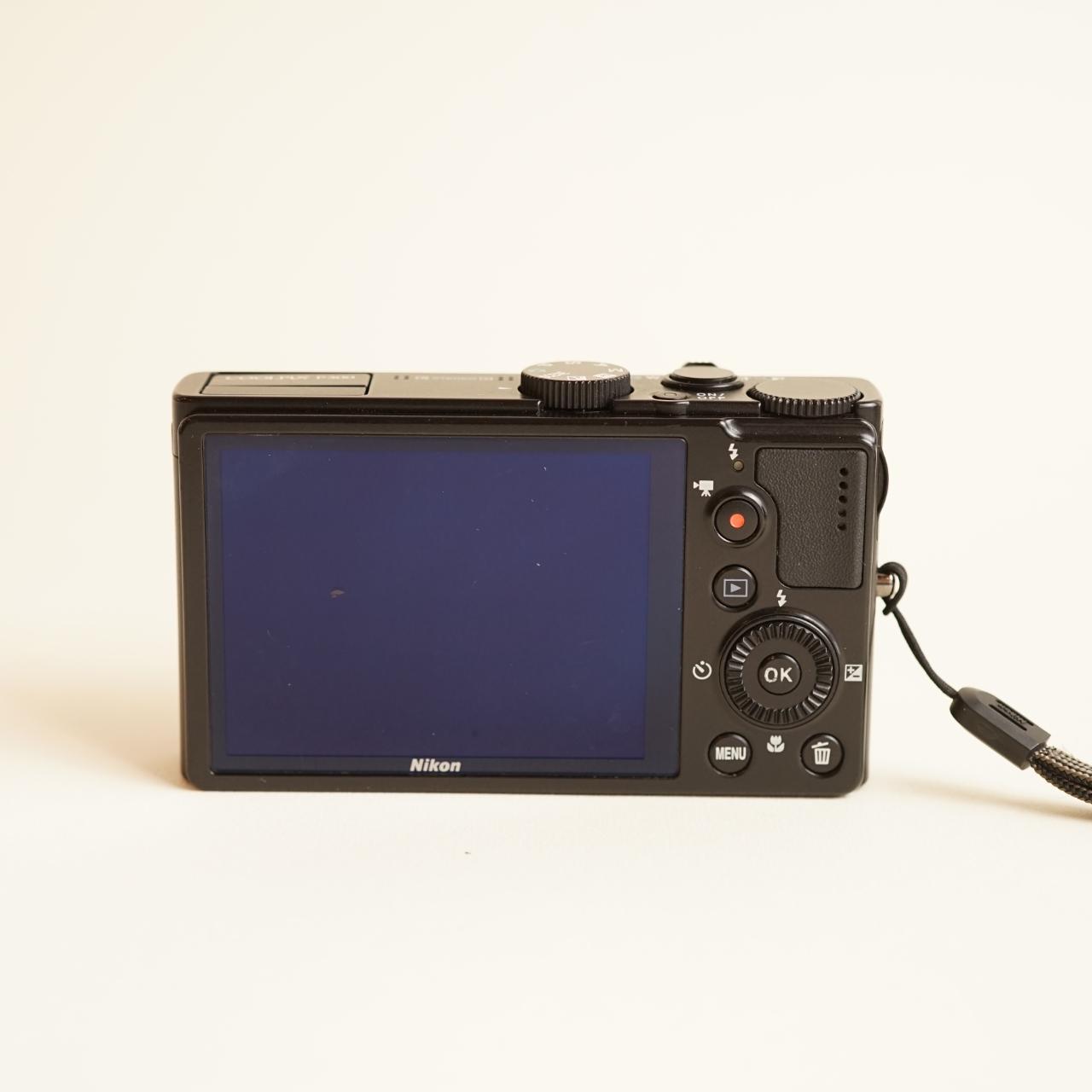 Nikon Coolpix P300 Digital Camera | 12.2MP | Tested & Working | Black