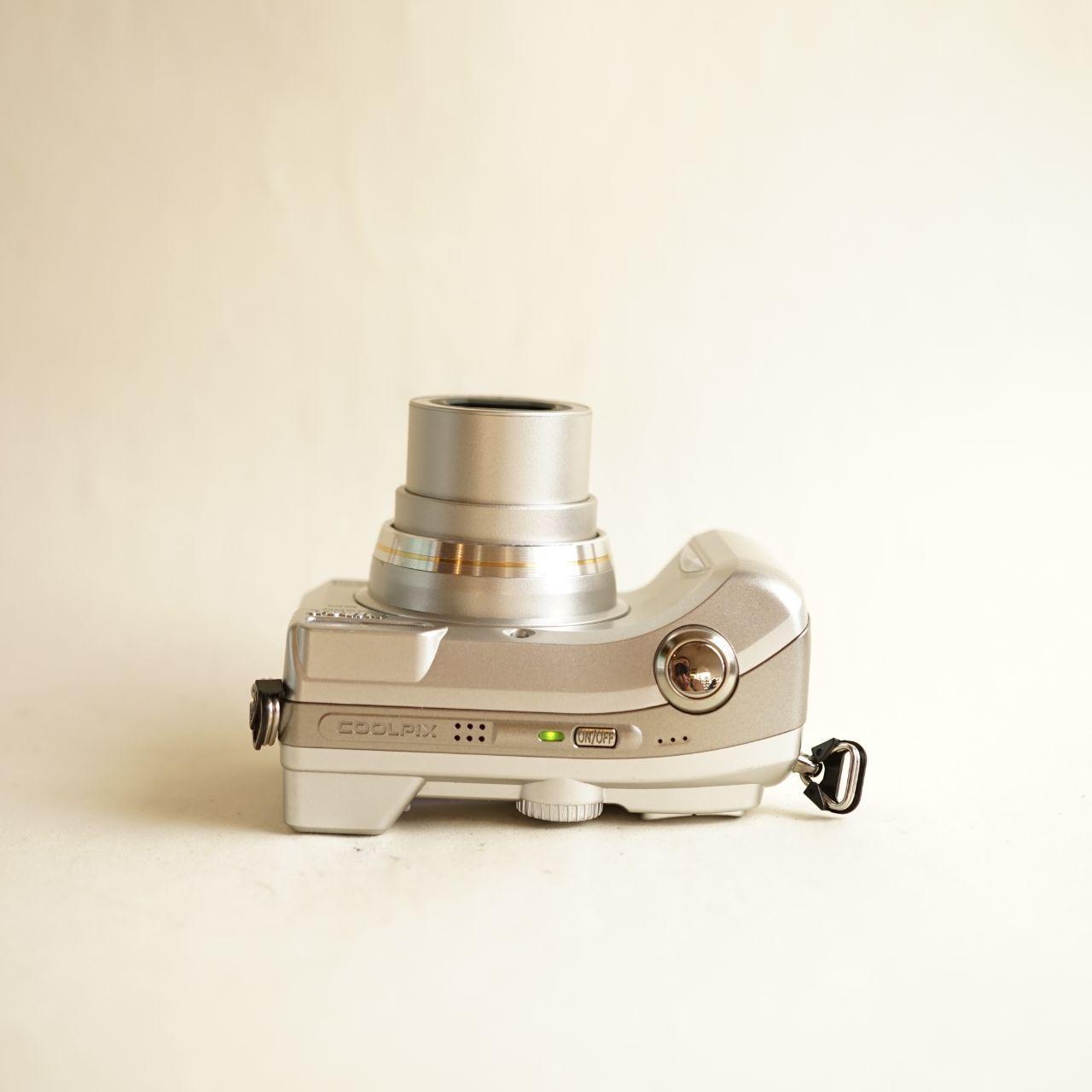 Nikon Coolpix 4800 Digital Camera | 4.0MP | Tested & Working | Silver